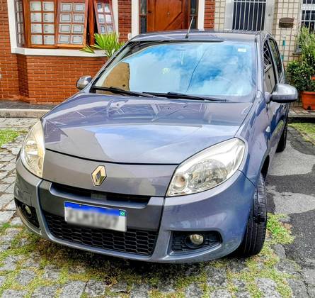 RENAULT SANDERO 1.0 EXPRESSION 16V FLEX 4P MANUAL RENAULT SANDERO 1.0 EXPRESSION 16V FLEX 4P MANUAL
